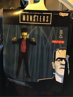 Universal monsters Frankenstein size medium 7/8-New